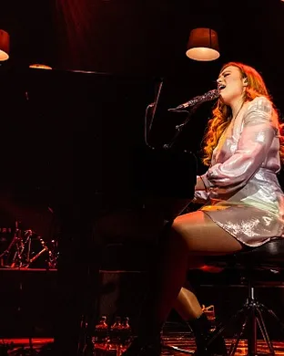 Freya Ridings London